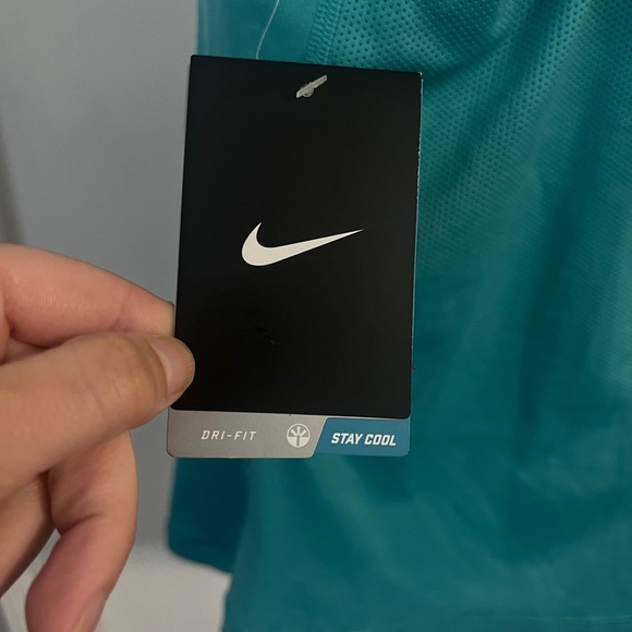 NWT Nike Tank - Picture 6 of 6